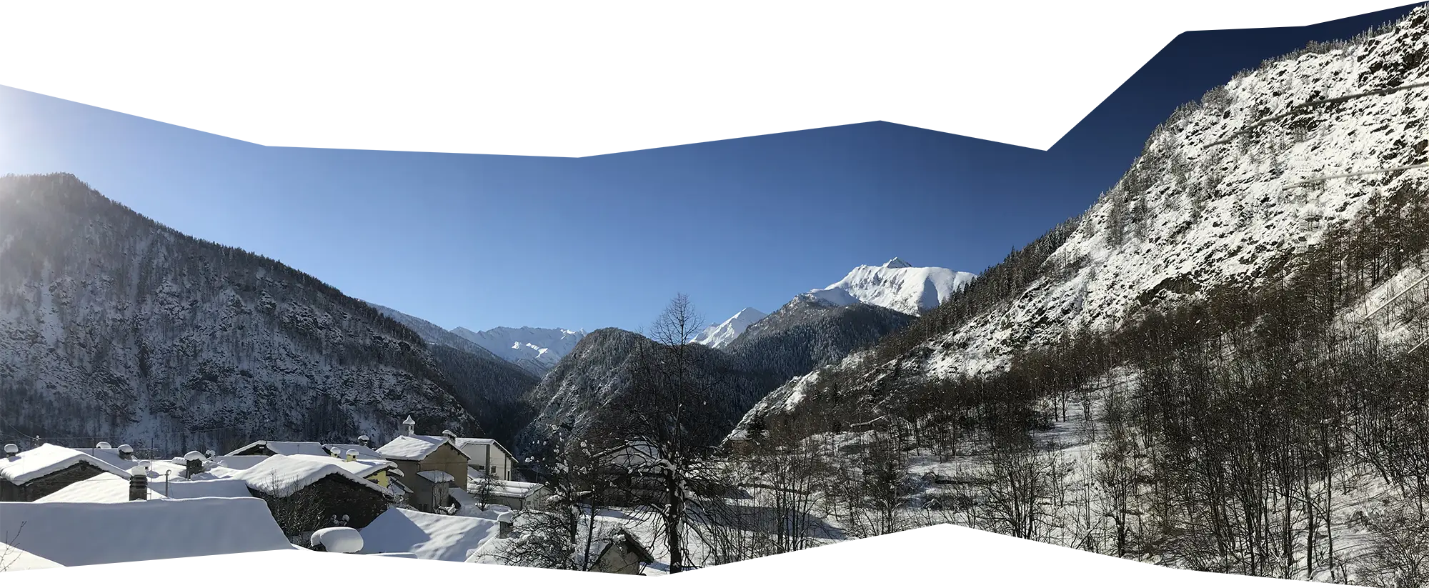 Panorama invernale osservato dalla casa di Gelindo a Fontane, in Val Germanasca.